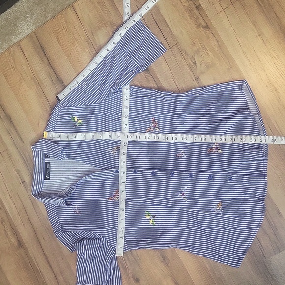 7TH AVENUE Blue White Sequin Dragonfly  Bug Short Cuffed Sleeve V-Neck Blouse - Picture 9 of 11